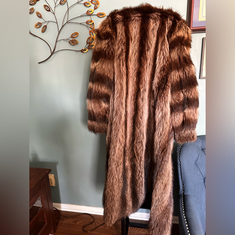 Vintage Luxurious Brown Racoon Fur Coat